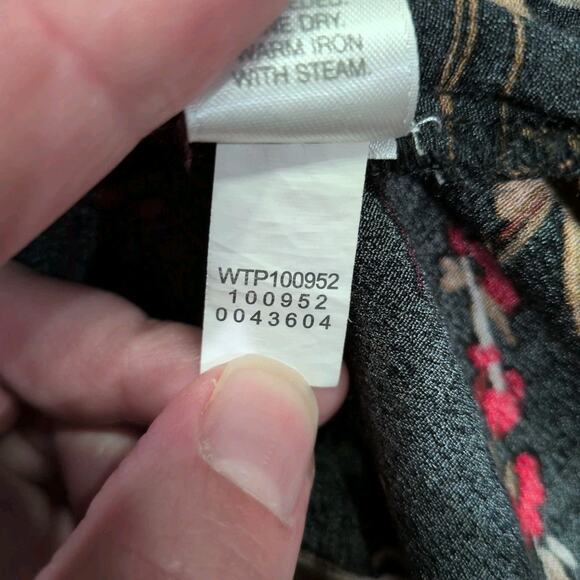 J Jill Top Women's Large Petite LP Black Floral 3/4 Bell Sleeve V Neck Peasant - Picture 13 of 13